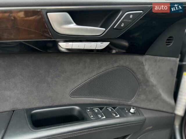 Сірий Ауді A8, об'ємом двигуна 3 л та пробігом 245 тис. км за 18490 $, фото 12 на Automoto.ua