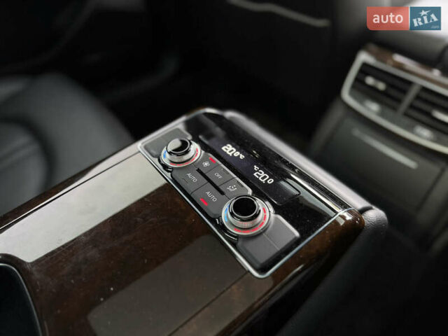Сірий Ауді A8, об'ємом двигуна 3 л та пробігом 243 тис. км за 14990 $, фото 32 на Automoto.ua