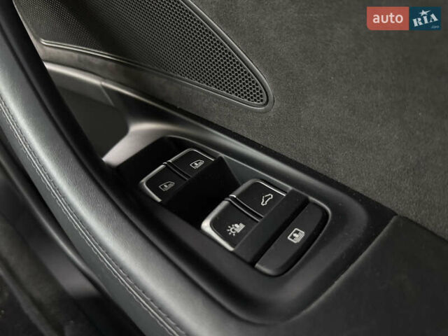 Сірий Ауді A8, об'ємом двигуна 3 л та пробігом 243 тис. км за 14990 $, фото 31 на Automoto.ua