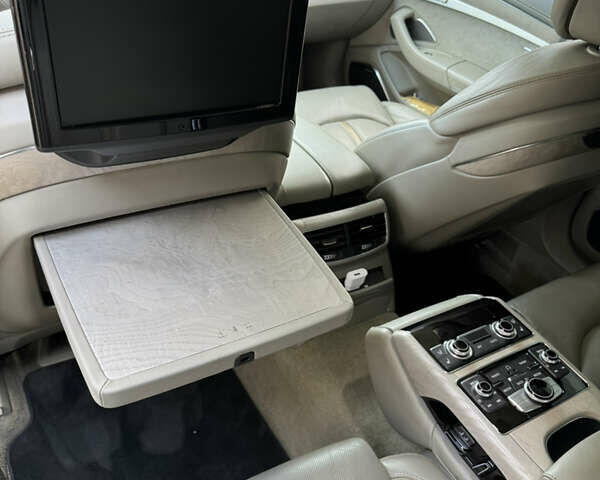 Сірий Ауді A8, об'ємом двигуна 1.98 л та пробігом 169 тис. км за 28900 $, фото 2 на Automoto.ua