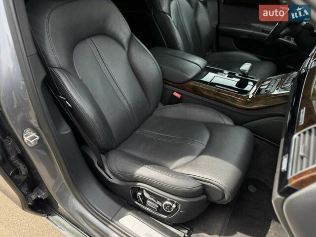 Серый Ауди А8, объемом двигателя 3 л и пробегом 243 тыс. км за 14990 $, фото 7 на Automoto.ua