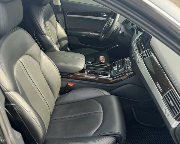 Серый Ауди А8, объемом двигателя 4.13 л и пробегом 219 тыс. км за 29599 $, фото 52 на Automoto.ua