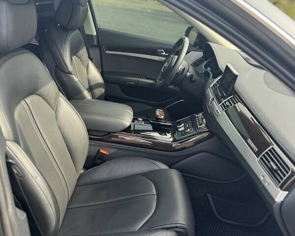 Серый Ауди А8, объемом двигателя 4.13 л и пробегом 219 тыс. км за 29599 $, фото 49 на Automoto.ua