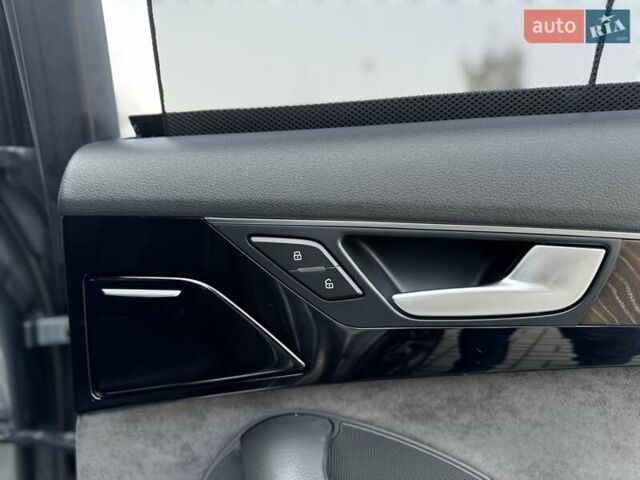 Сірий Ауді A8, об'ємом двигуна 3 л та пробігом 159 тис. км за 29950 $, фото 78 на Automoto.ua