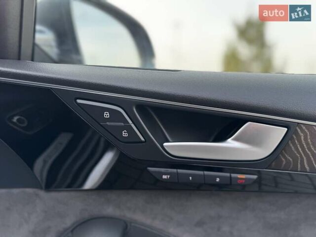 Сірий Ауді A8, об'ємом двигуна 3 л та пробігом 159 тис. км за 29950 $, фото 66 на Automoto.ua
