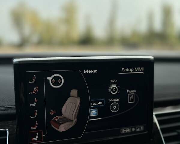 Серый Ауди А8, объемом двигателя 4.13 л и пробегом 219 тыс. км за 29599 $, фото 32 на Automoto.ua