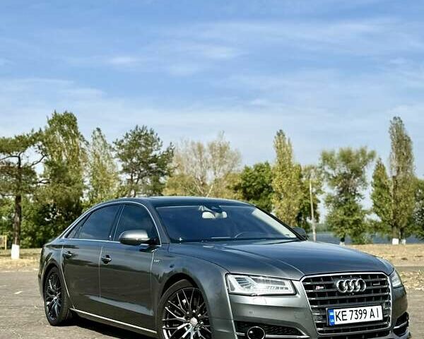 Серый Ауди А8, объемом двигателя 4.13 л и пробегом 219 тыс. км за 29599 $, фото 1 на Automoto.ua