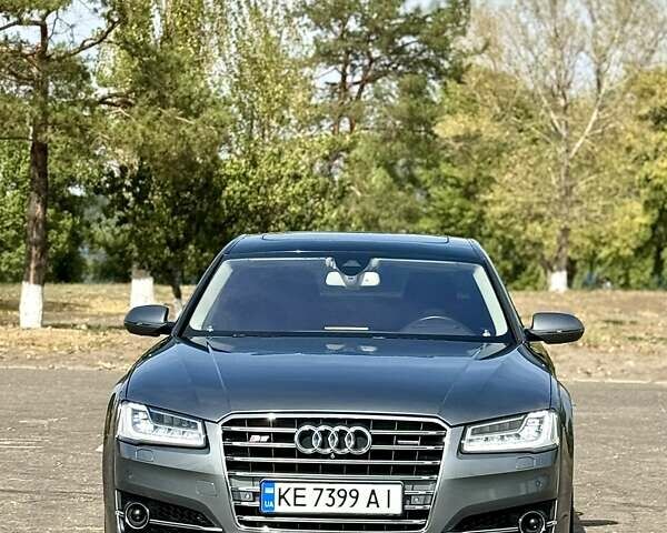 Серый Ауди А8, объемом двигателя 4.13 л и пробегом 219 тыс. км за 29599 $, фото 5 на Automoto.ua