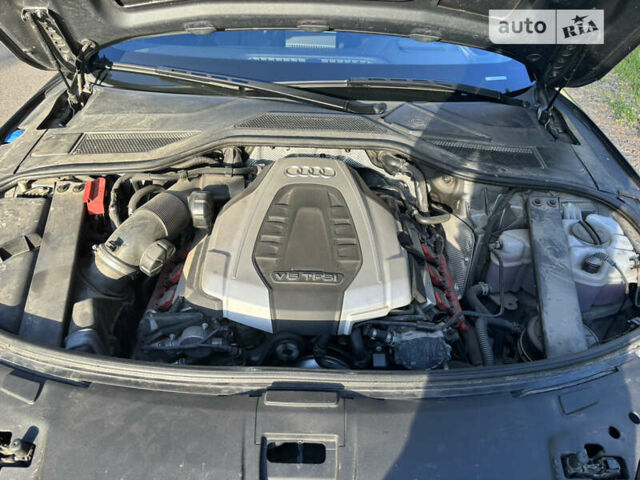 Сірий Ауді A8, об'ємом двигуна 3 л та пробігом 70 тис. км за 26999 $, фото 9 на Automoto.ua
