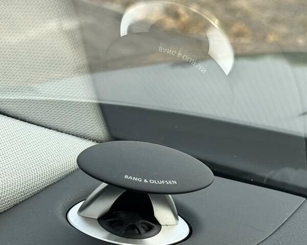 Серый Ауди А8, объемом двигателя 4.13 л и пробегом 219 тыс. км за 29599 $, фото 18 на Automoto.ua