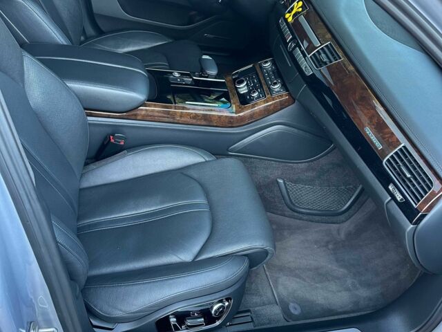 Сірий Ауді A8, об'ємом двигуна 3 л та пробігом 172 тис. км за 22900 $, фото 21 на Automoto.ua