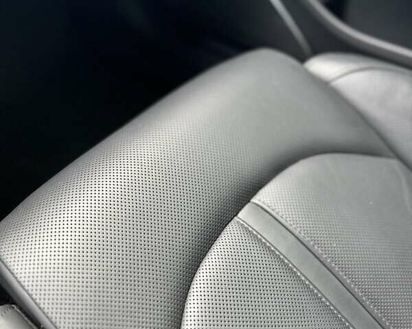 Серый Ауди А8, объемом двигателя 4.13 л и пробегом 219 тыс. км за 29599 $, фото 29 на Automoto.ua