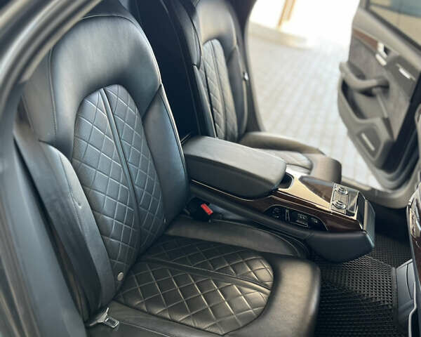 Сірий Ауді A8, об'ємом двигуна 3 л та пробігом 108 тис. км за 28499 $, фото 50 на Automoto.ua