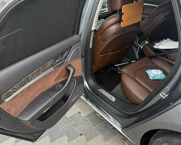 Сірий Ауді A8, об'ємом двигуна 3 л та пробігом 233 тис. км за 31900 $, фото 14 на Automoto.ua