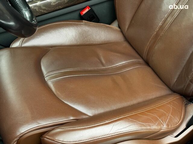 Сірий Ауді A8, об'ємом двигуна 3 л та пробігом 233 тис. км за 30990 $, фото 28 на Automoto.ua