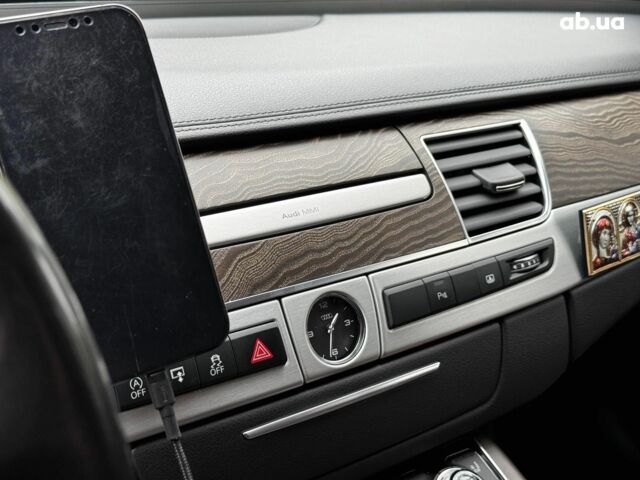 Сірий Ауді A8, об'ємом двигуна 3 л та пробігом 233 тис. км за 30990 $, фото 24 на Automoto.ua