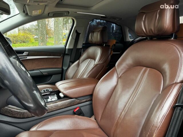 Сірий Ауді A8, об'ємом двигуна 3 л та пробігом 233 тис. км за 30990 $, фото 27 на Automoto.ua