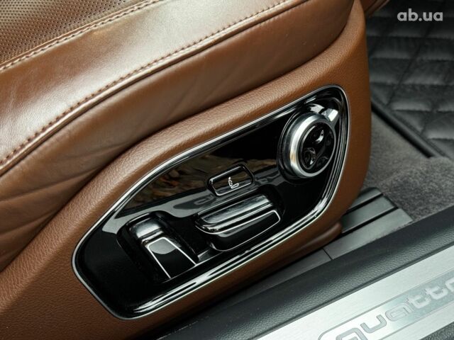 Сірий Ауді A8, об'ємом двигуна 3 л та пробігом 233 тис. км за 30990 $, фото 49 на Automoto.ua