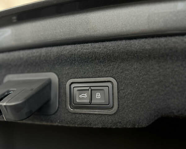 Сірий Ауді A8, об'ємом двигуна 3 л та пробігом 108 тис. км за 28499 $, фото 48 на Automoto.ua