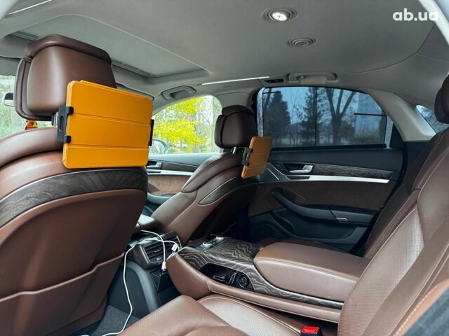 Сірий Ауді A8, об'ємом двигуна 3 л та пробігом 233 тис. км за 30990 $, фото 31 на Automoto.ua