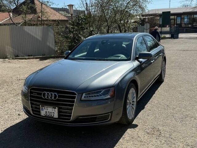 Серый Ауди А8, объемом двигателя 3 л и пробегом 155 тыс. км за 20900 $, фото 1 на Automoto.ua