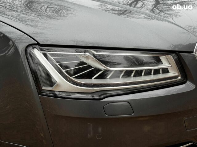 Сірий Ауді A8, об'ємом двигуна 3 л та пробігом 233 тис. км за 30990 $, фото 51 на Automoto.ua