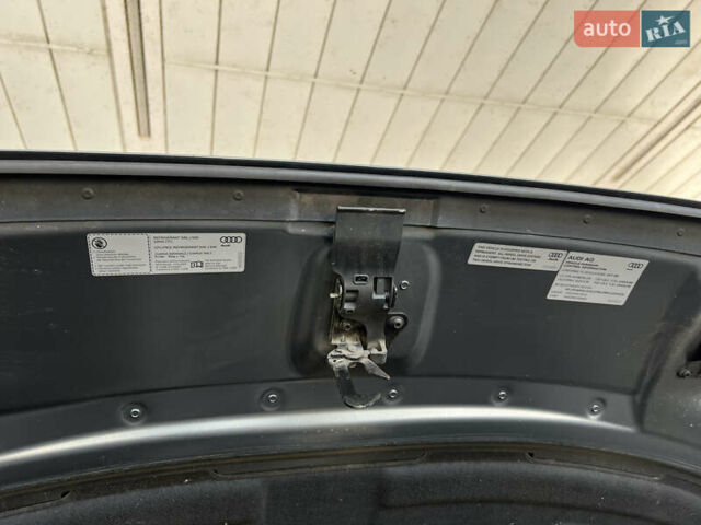 Сірий Ауді A8, об'ємом двигуна 3 л та пробігом 108 тис. км за 28499 $, фото 58 на Automoto.ua