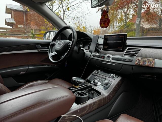 Сірий Ауді A8, об'ємом двигуна 3 л та пробігом 233 тис. км за 30990 $, фото 44 на Automoto.ua