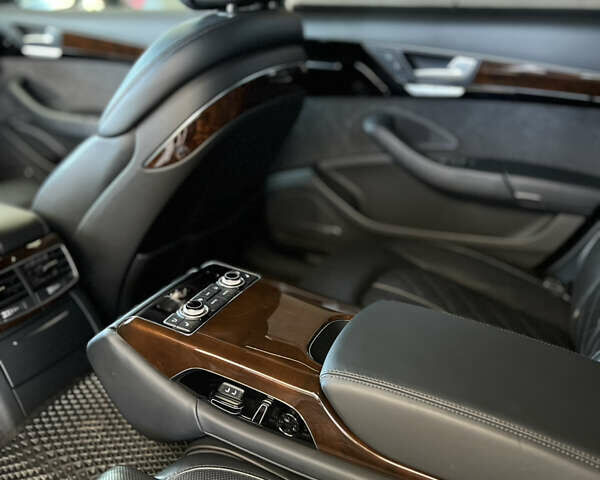 Сірий Ауді A8, об'ємом двигуна 3 л та пробігом 108 тис. км за 28499 $, фото 44 на Automoto.ua