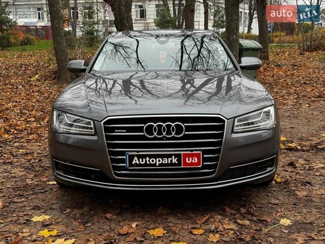 Серый Ауди А8, объемом двигателя 3 л и пробегом 233 тыс. км за 30990 $, фото 1 на Automoto.ua