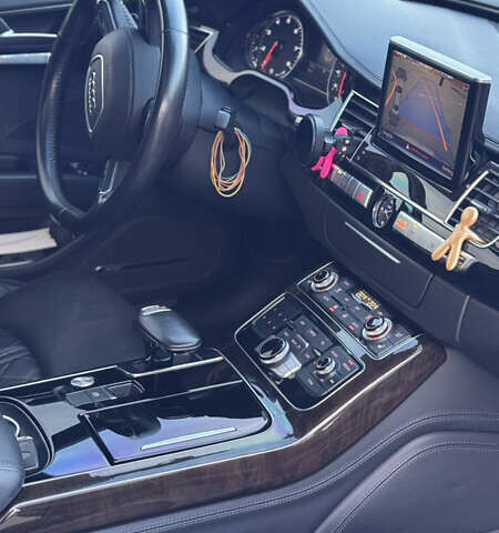 Серый Ауди А8, объемом двигателя 3 л и пробегом 150 тыс. км за 23200 $, фото 16 на Automoto.ua