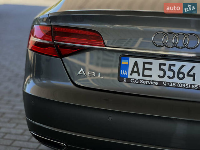 Сірий Ауді A8, об'ємом двигуна 3 л та пробігом 108 тис. км за 28499 $, фото 12 на Automoto.ua