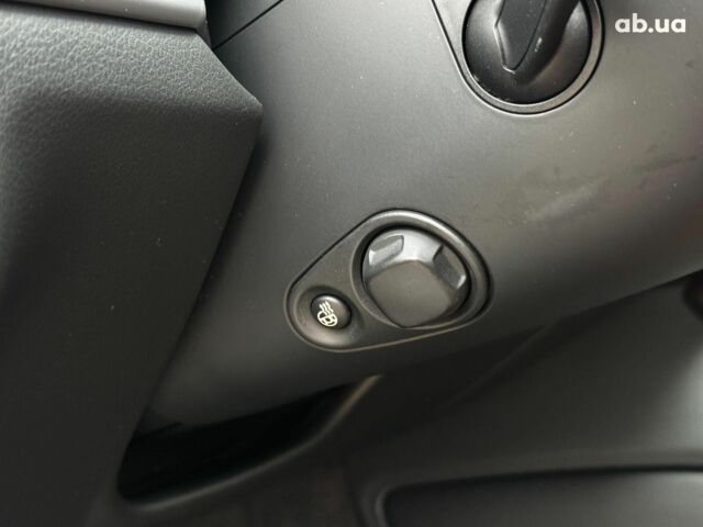 Сірий Ауді A8, об'ємом двигуна 3 л та пробігом 233 тис. км за 30990 $, фото 29 на Automoto.ua