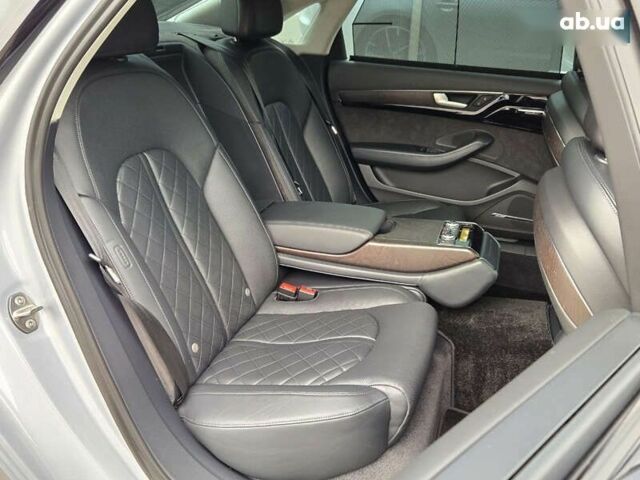 Сірий Ауді A8, об'ємом двигуна 4 л та пробігом 145 тис. км за 39500 $, фото 11 на Automoto.ua