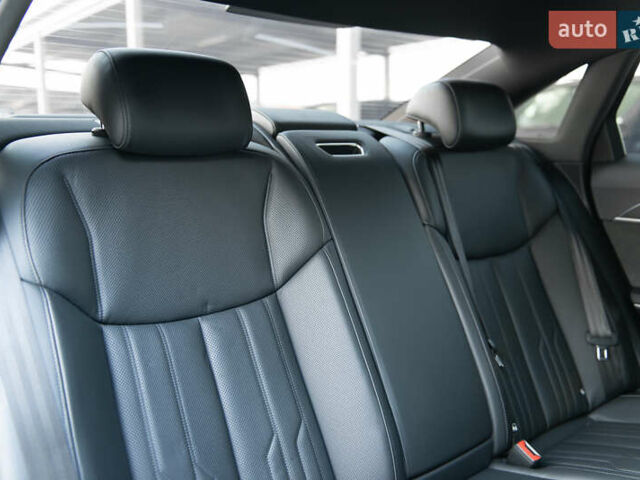 Серый Ауди А8, объемом двигателя 2.97 л и пробегом 95 тыс. км за 75000 $, фото 35 на Automoto.ua