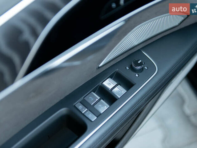 Серый Ауди А8, объемом двигателя 2.97 л и пробегом 95 тыс. км за 75000 $, фото 29 на Automoto.ua