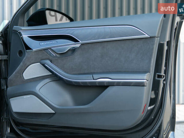 Серый Ауди А8, объемом двигателя 2.97 л и пробегом 95 тыс. км за 75000 $, фото 36 на Automoto.ua