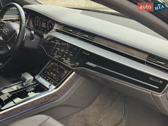 Сірий Ауді A8, об'ємом двигуна 3 л та пробігом 206 тис. км за 54700 $, фото 33 на Automoto.ua