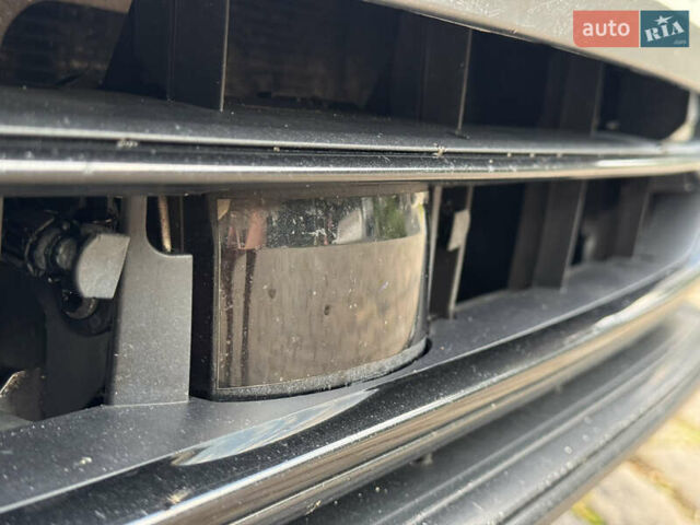Сірий Ауді A8, об'ємом двигуна 3 л та пробігом 206 тис. км за 54700 $, фото 10 на Automoto.ua
