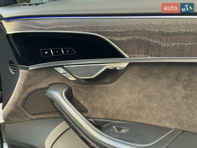 Сірий Ауді A8, об'ємом двигуна 3 л та пробігом 206 тис. км за 54700 $, фото 31 на Automoto.ua