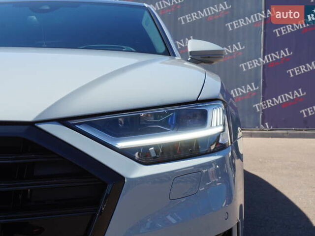 Сірий Ауді A8, об'ємом двигуна 3.99 л та пробігом 27 тис. км за 82000 $, фото 12 на Automoto.ua