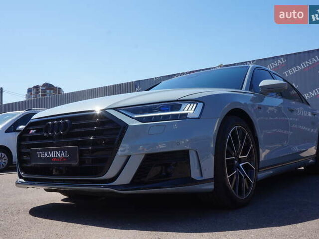 Сірий Ауді A8, об'ємом двигуна 3.99 л та пробігом 27 тис. км за 82000 $, фото 9 на Automoto.ua