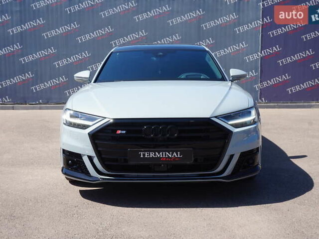 Сірий Ауді A8, об'ємом двигуна 3.99 л та пробігом 27 тис. км за 82000 $, фото 2 на Automoto.ua