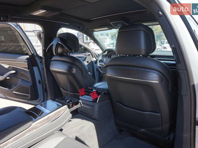 Сірий Ауді A8, об'ємом двигуна 3.99 л та пробігом 27 тис. км за 82000 $, фото 40 на Automoto.ua