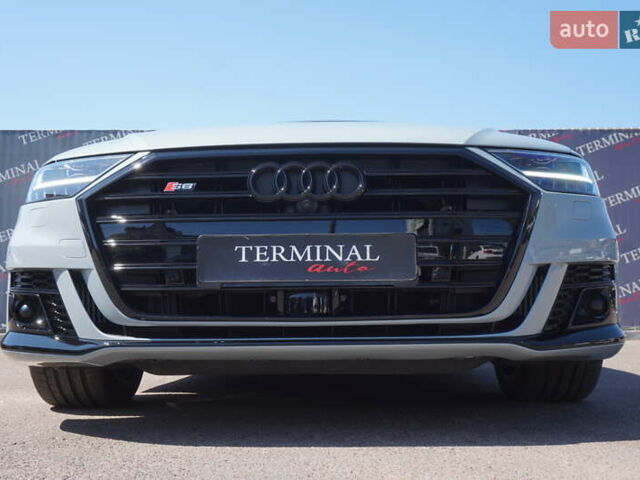 Сірий Ауді A8, об'ємом двигуна 3.99 л та пробігом 27 тис. км за 82000 $, фото 11 на Automoto.ua