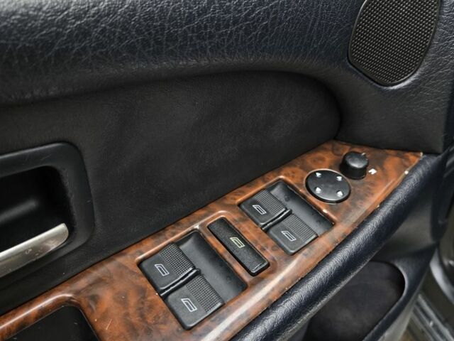 Синій Ауді A8, об'ємом двигуна 4 л та пробігом 400 тис. км за 5000 $, фото 15 на Automoto.ua