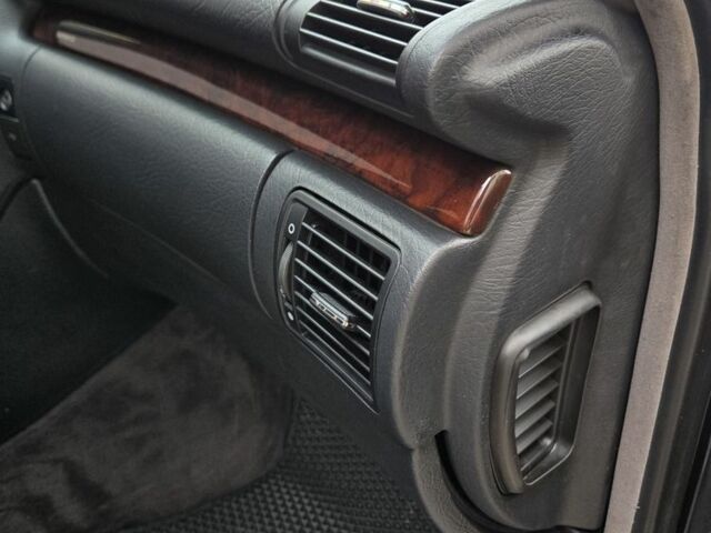 Синій Ауді A8, об'ємом двигуна 4 л та пробігом 400 тис. км за 5000 $, фото 20 на Automoto.ua