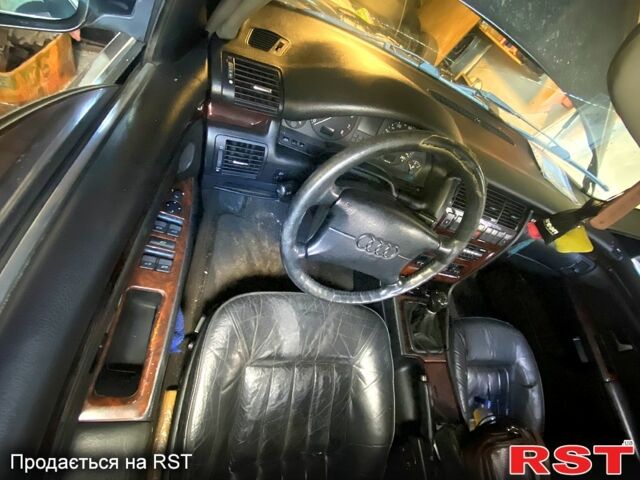 Синий Ауди А8, объемом двигателя 28 л и пробегом 360 тыс. км за 3000 $, фото 12 на Automoto.ua