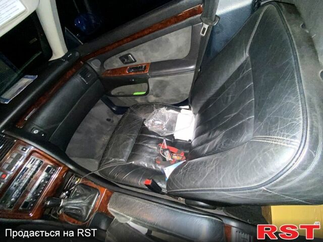 Синий Ауди А8, объемом двигателя 28 л и пробегом 360 тыс. км за 3000 $, фото 7 на Automoto.ua