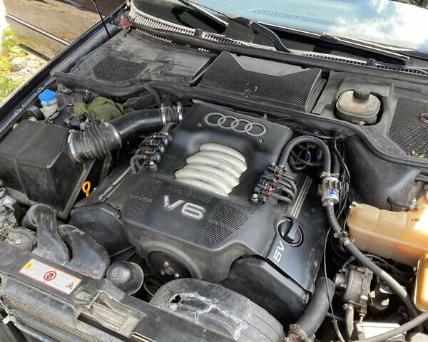 Синий Ауди А8, объемом двигателя 2.8 л и пробегом 401 тыс. км за 4000 $, фото 7 на Automoto.ua